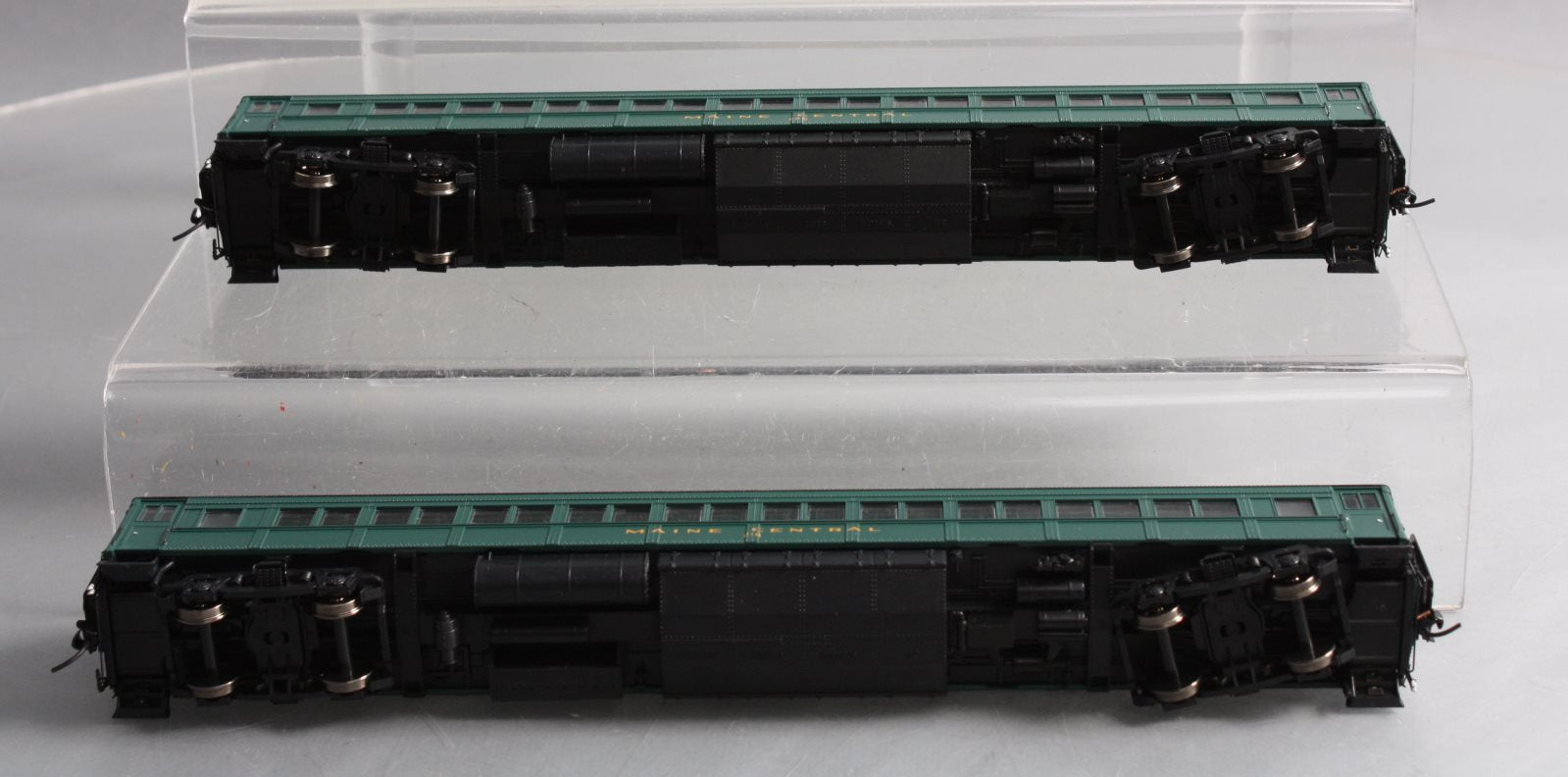 Broadway Limited 6444 HO Maine Central 80' Passenger Coach Set A (Set of 2)