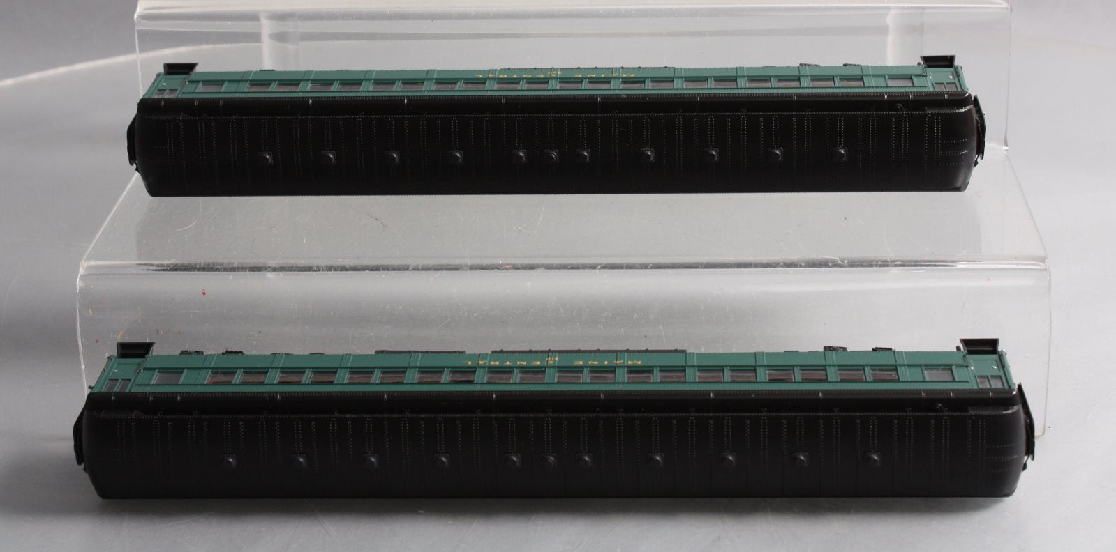 Broadway Limited 6444 HO Maine Central 80' Passenger Coach Set A (Set of 2)