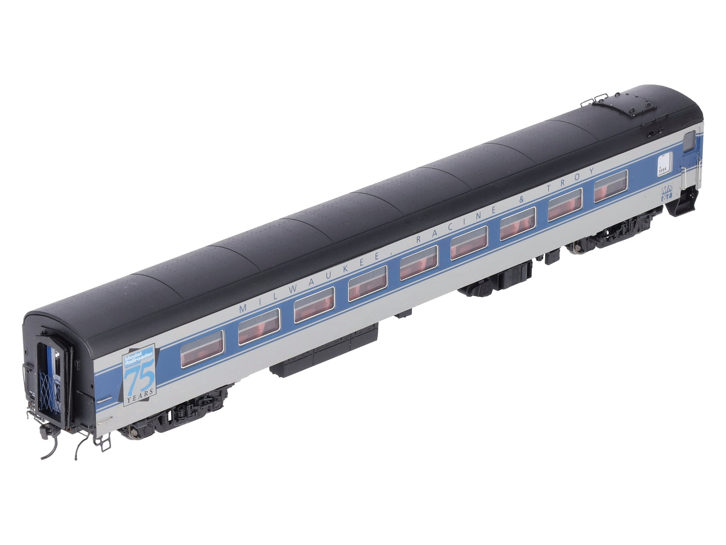 Rapido Trains 105021 HO Milwaukee, Racine & Troy 52-Seat Dayniter Leg-Rest Coach