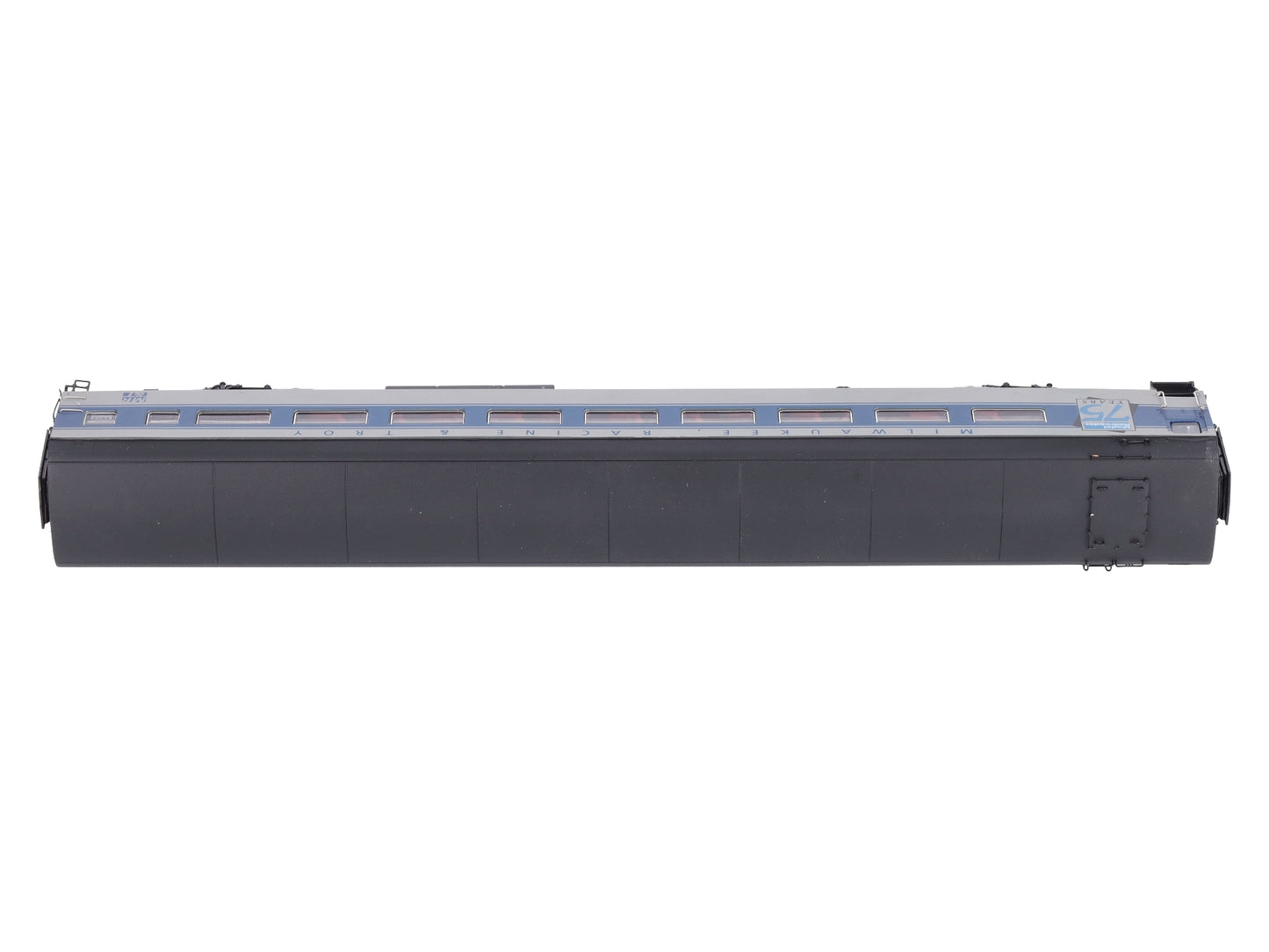 Rapido Trains 105021 HO Milwaukee, Racine & Troy 52-Seat Dayniter Leg-Rest Coach