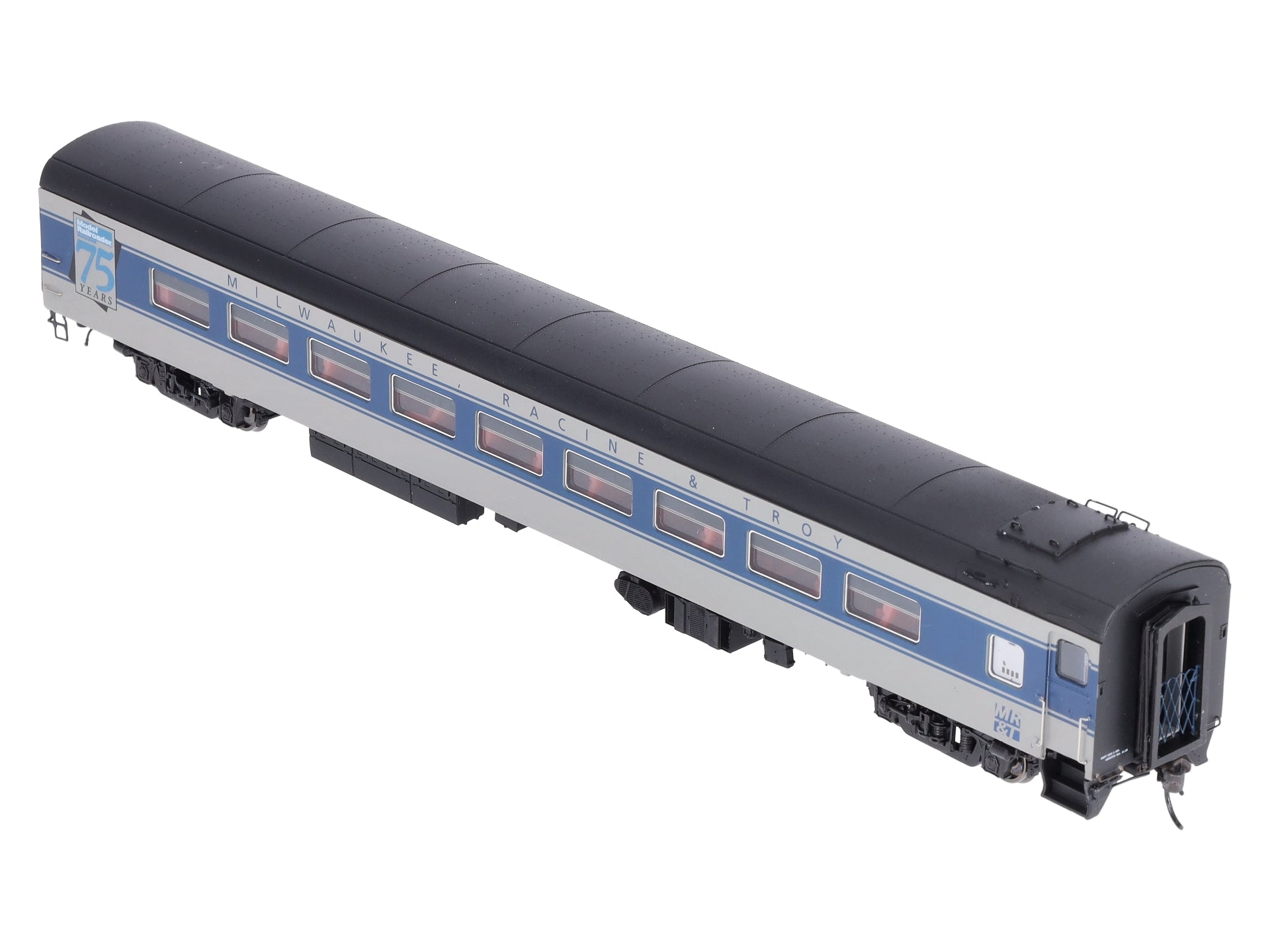 Rapido Trains 105021 HO Milwaukee, Racine & Troy 52-Seat Dayniter Leg-Rest Coach