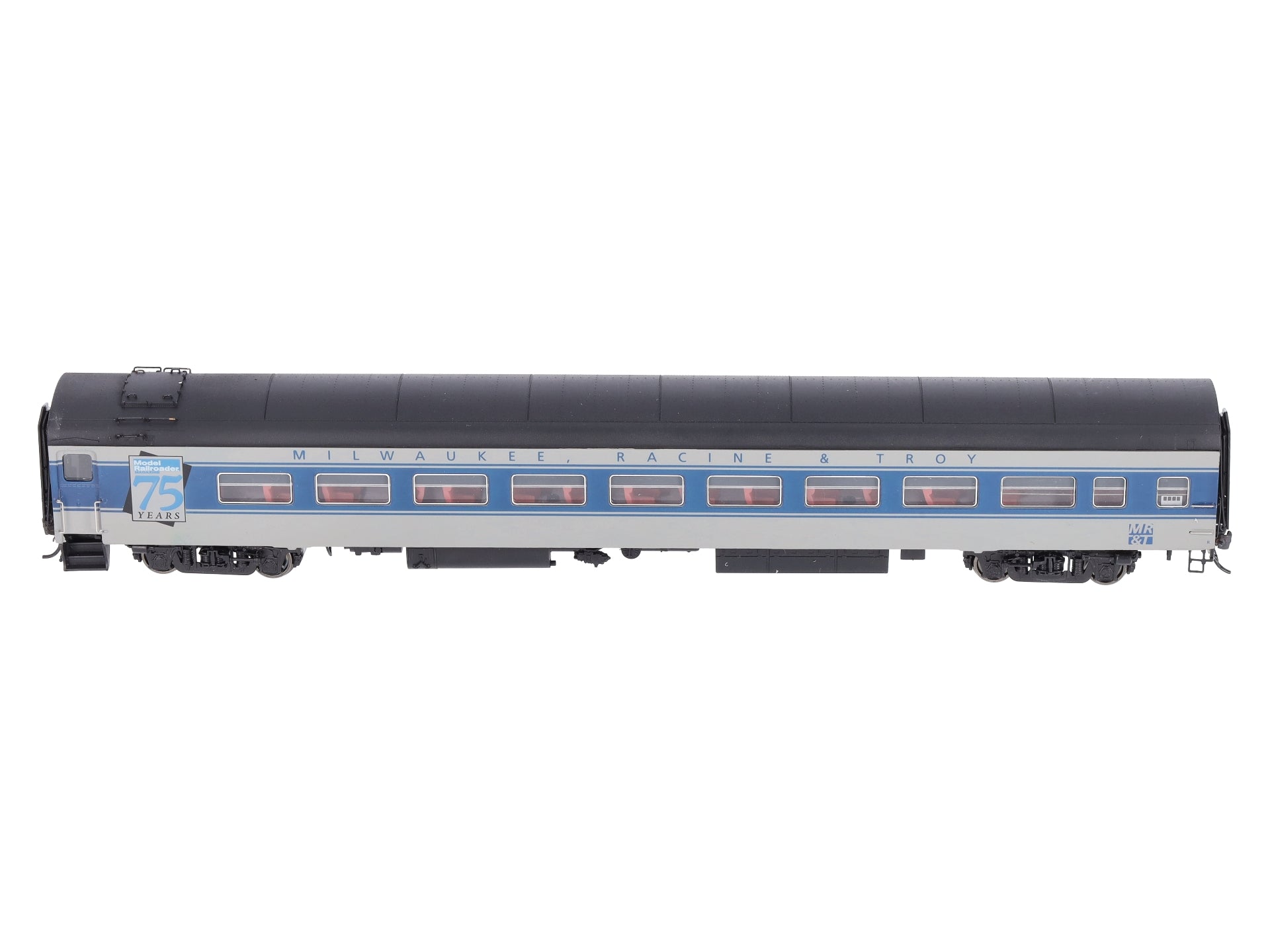 Rapido Trains 105021 HO Milwaukee, Racine & Troy 52-Seat Dayniter Leg-Rest Coach
