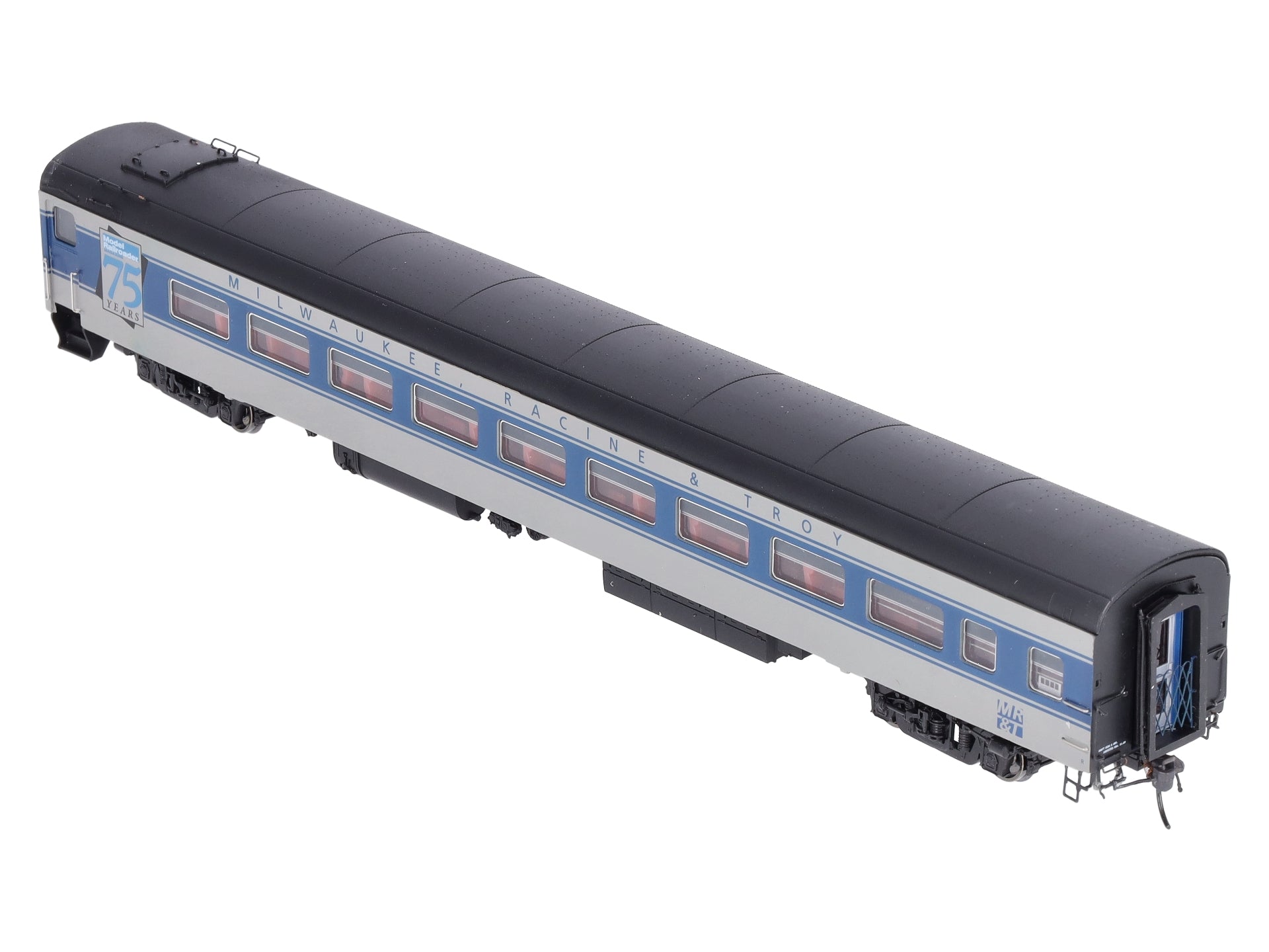 Rapido Trains 105021 HO Milwaukee, Racine & Troy 52-Seat Dayniter Leg-Rest Coach