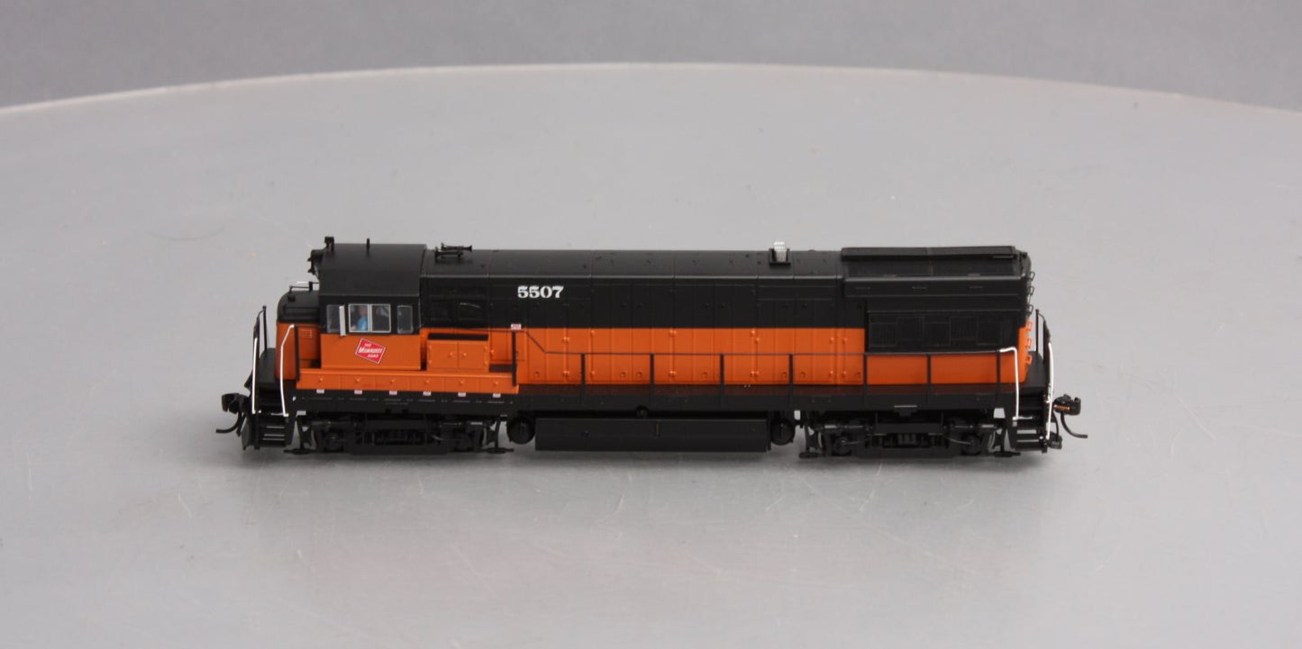 Walthers 48662 Millwaukee Road GE U28B Diesel Locomotive #5507