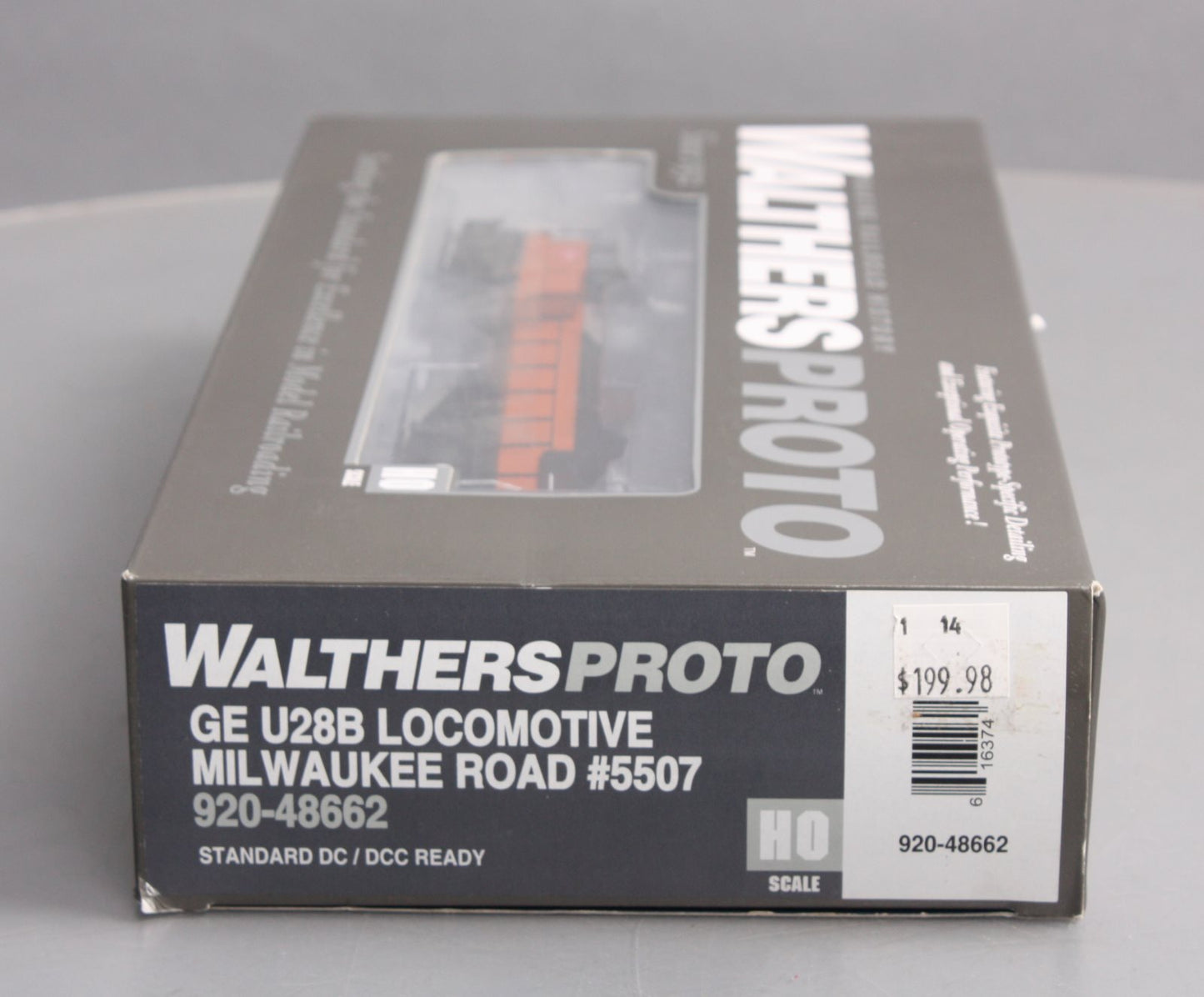 Walthers 48662 Millwaukee Road GE U28B Diesel Locomotive #5507