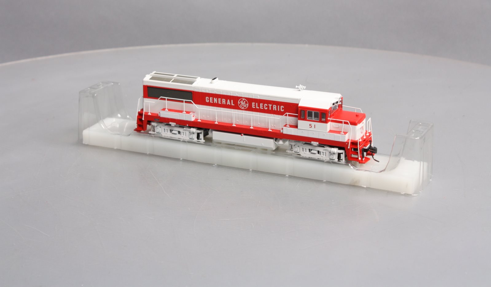 Bowser 23805 HO General Electric GE U25B Standard DC Executive Line #51