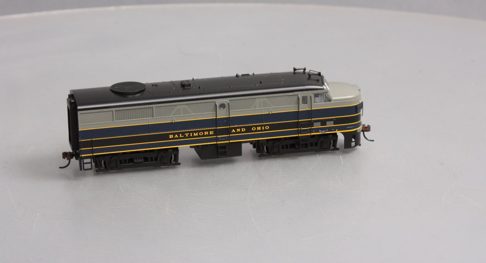 Bachmann 64605 HO B&O Alco FA2 Diesel Locomotive - DCC Ready