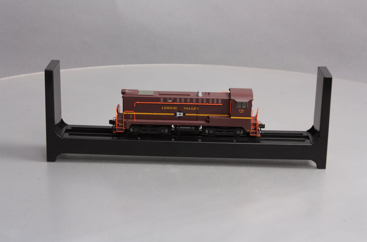 Bowser 24789 HO Lehigh Valley Baldwin DS 4-4-1000 Diesel Locomotive #140