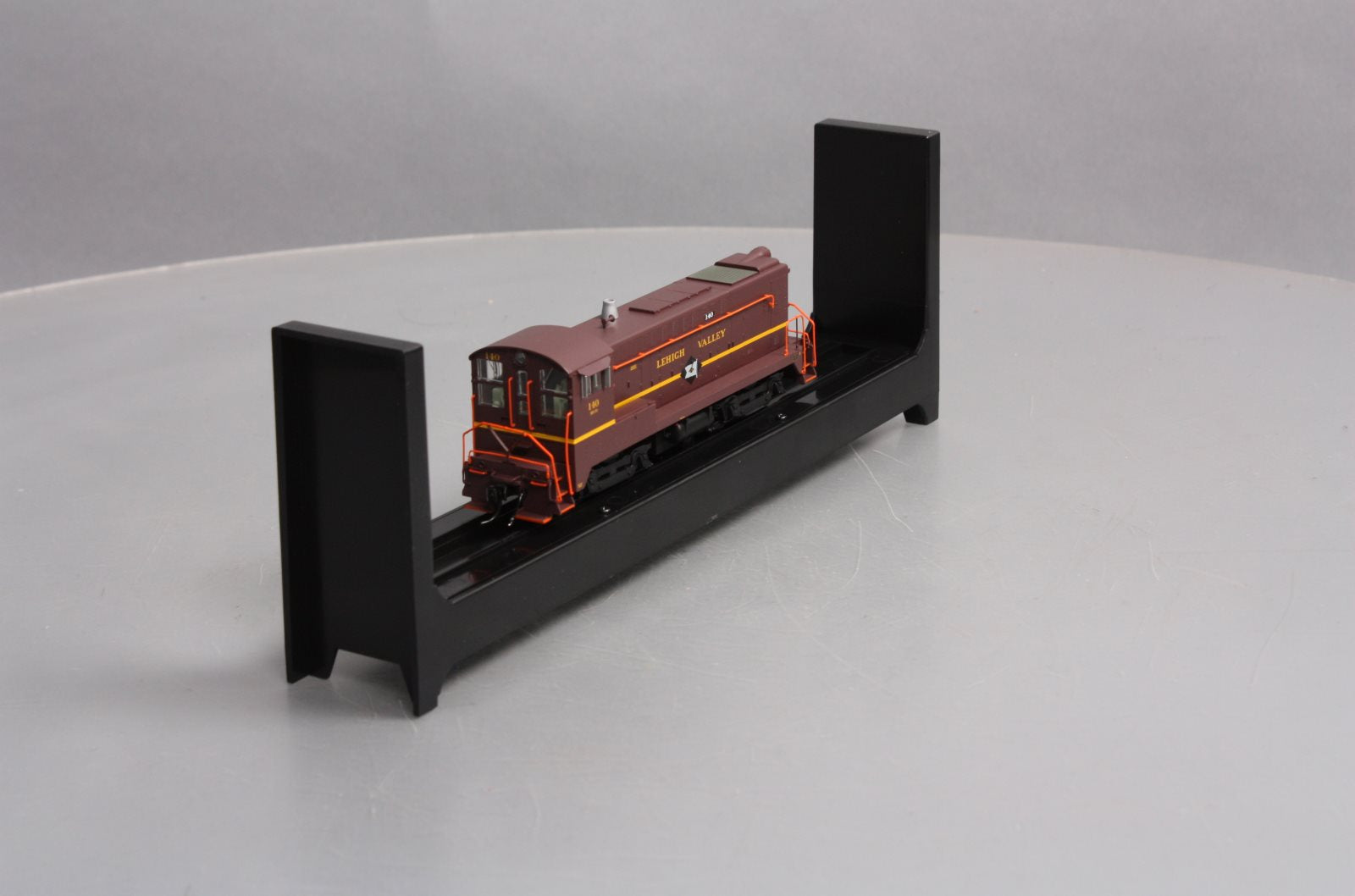 Bowser 24789 HO Lehigh Valley Baldwin DS 4-4-1000 Diesel Locomotive #140