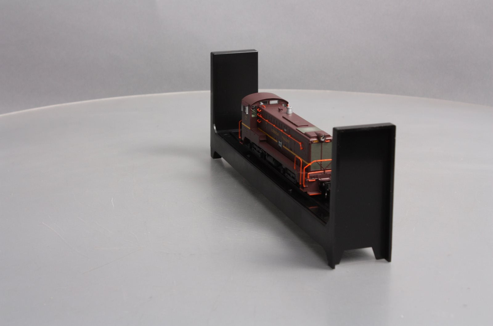 Bowser 24789 HO Lehigh Valley Baldwin DS 4-4-1000 Diesel Locomotive #140