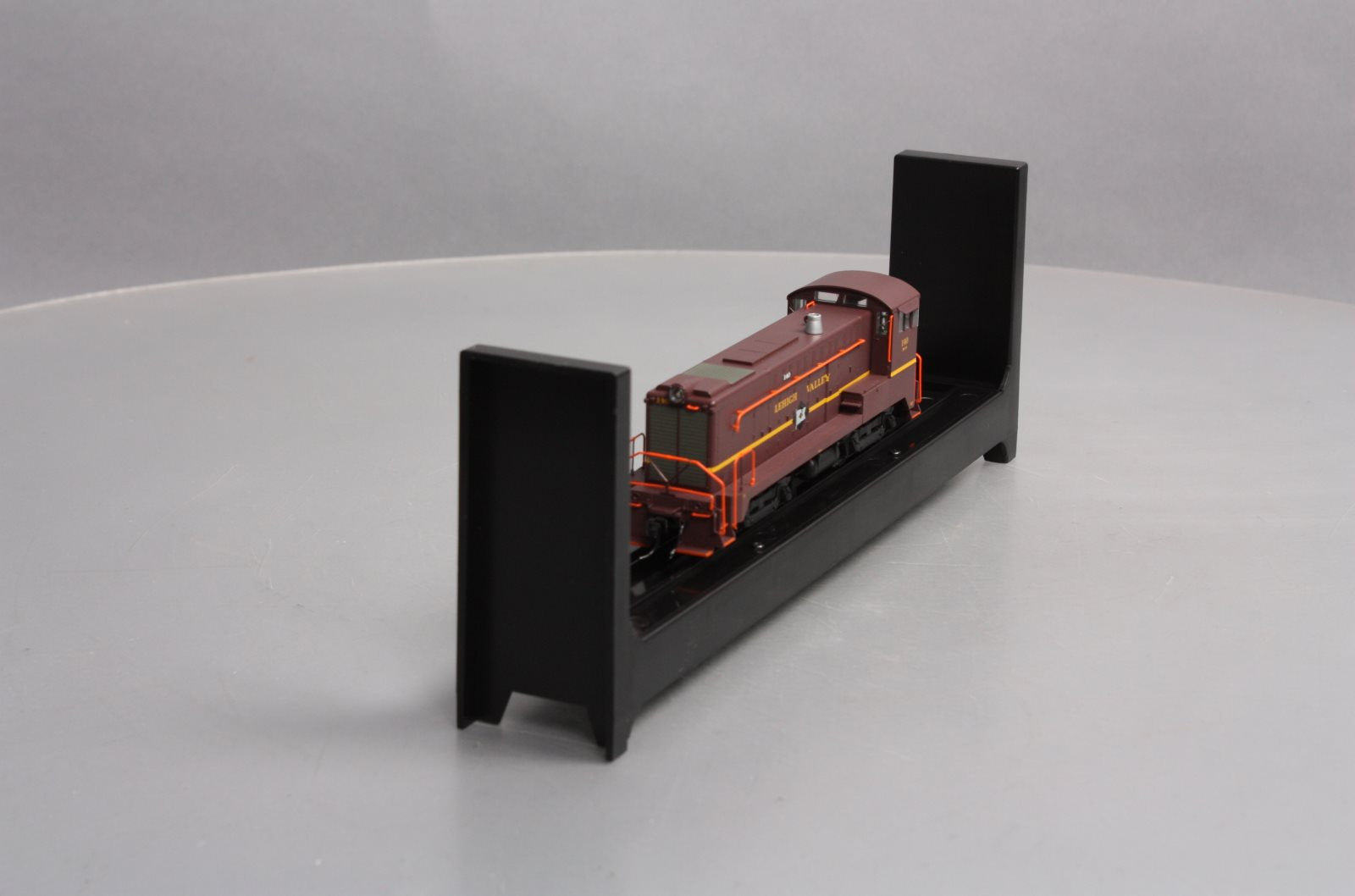 Bowser 24789 HO Lehigh Valley Baldwin DS 4-4-1000 Diesel Locomotive #140