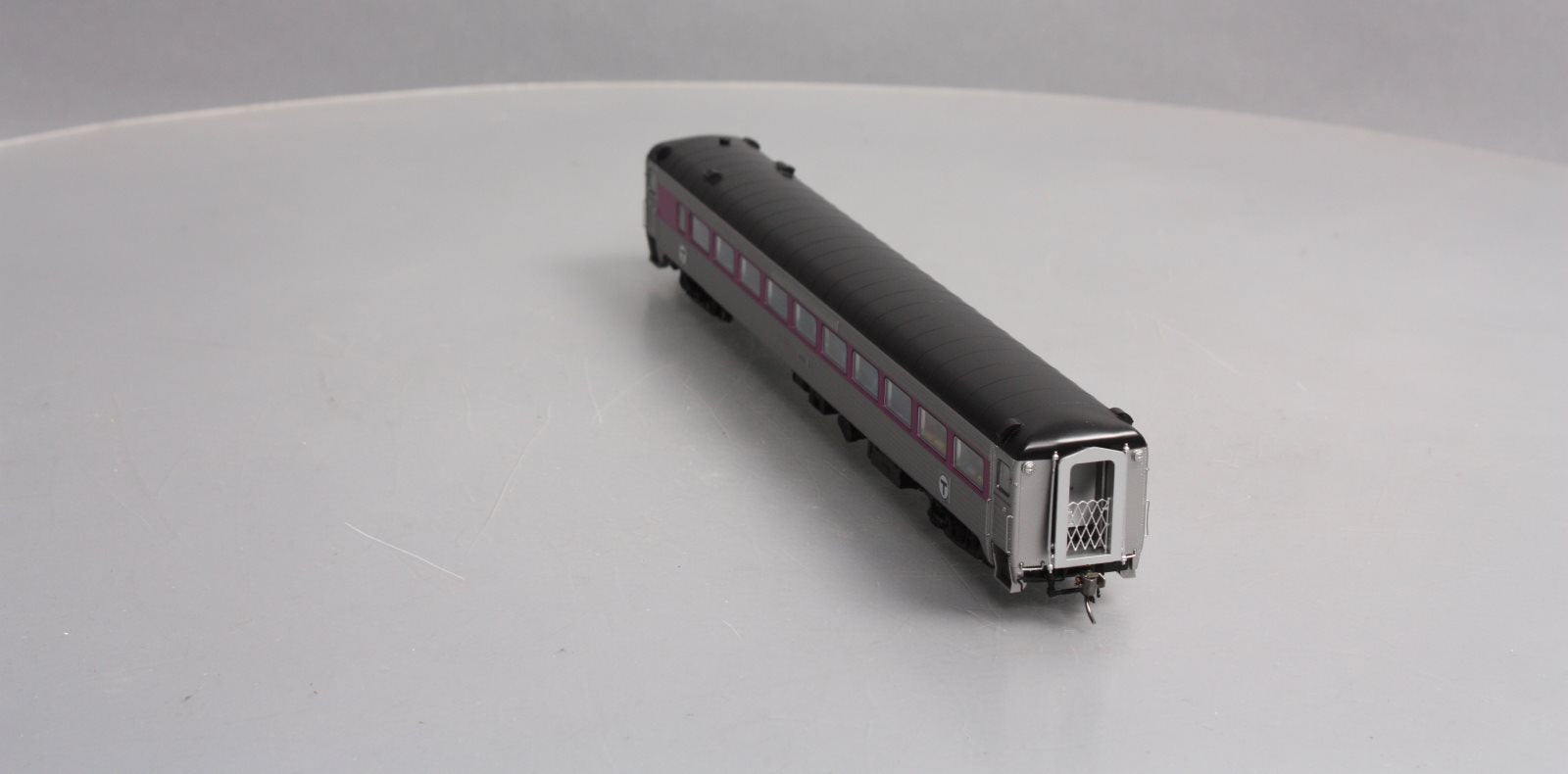 Rapido Trains 017248 HO MBTA NH 8600 Series Coach Car w/o Skirts #2553