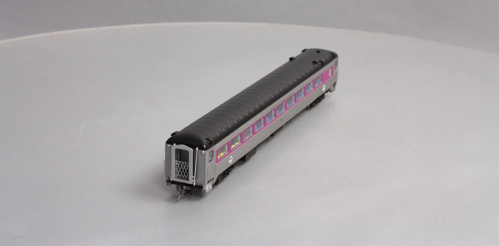 Rapido Trains 017248 HO MBTA NH 8600 Series Coach Car w/o Skirts #2553