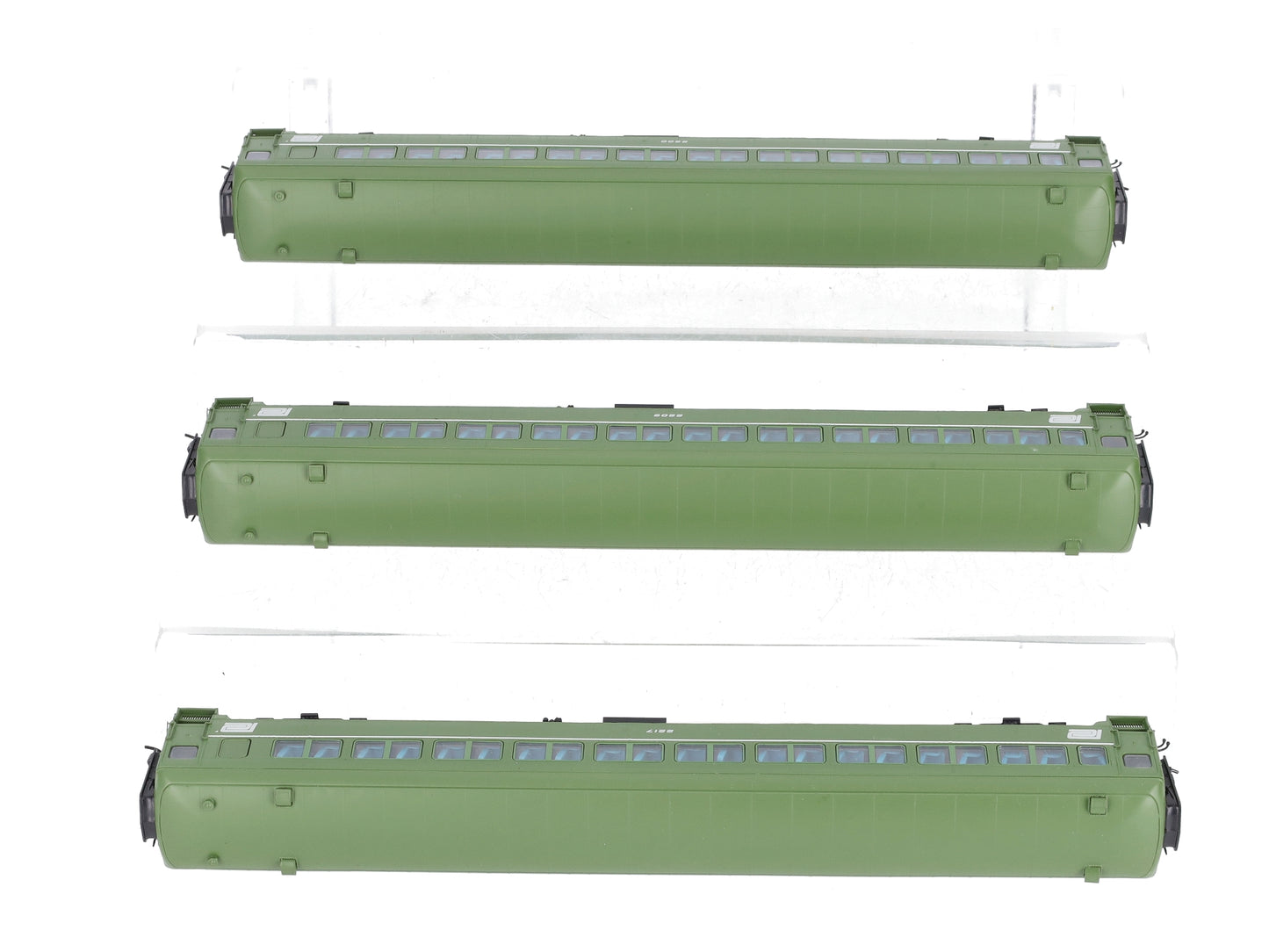 Rapido Trains 109072 HO Penn Central Lightweight 10-Window Coach (3)