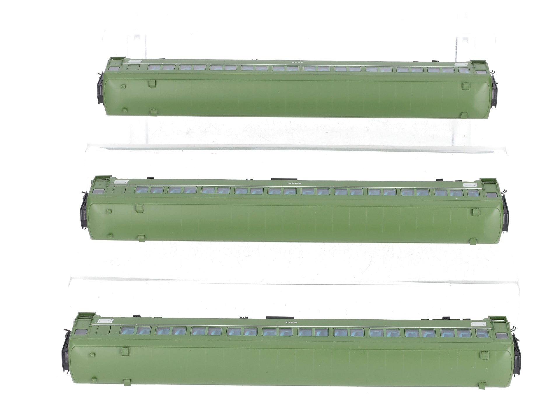 Rapido Trains 109072 HO Penn Central Lightweight 10-Window Coach (3)