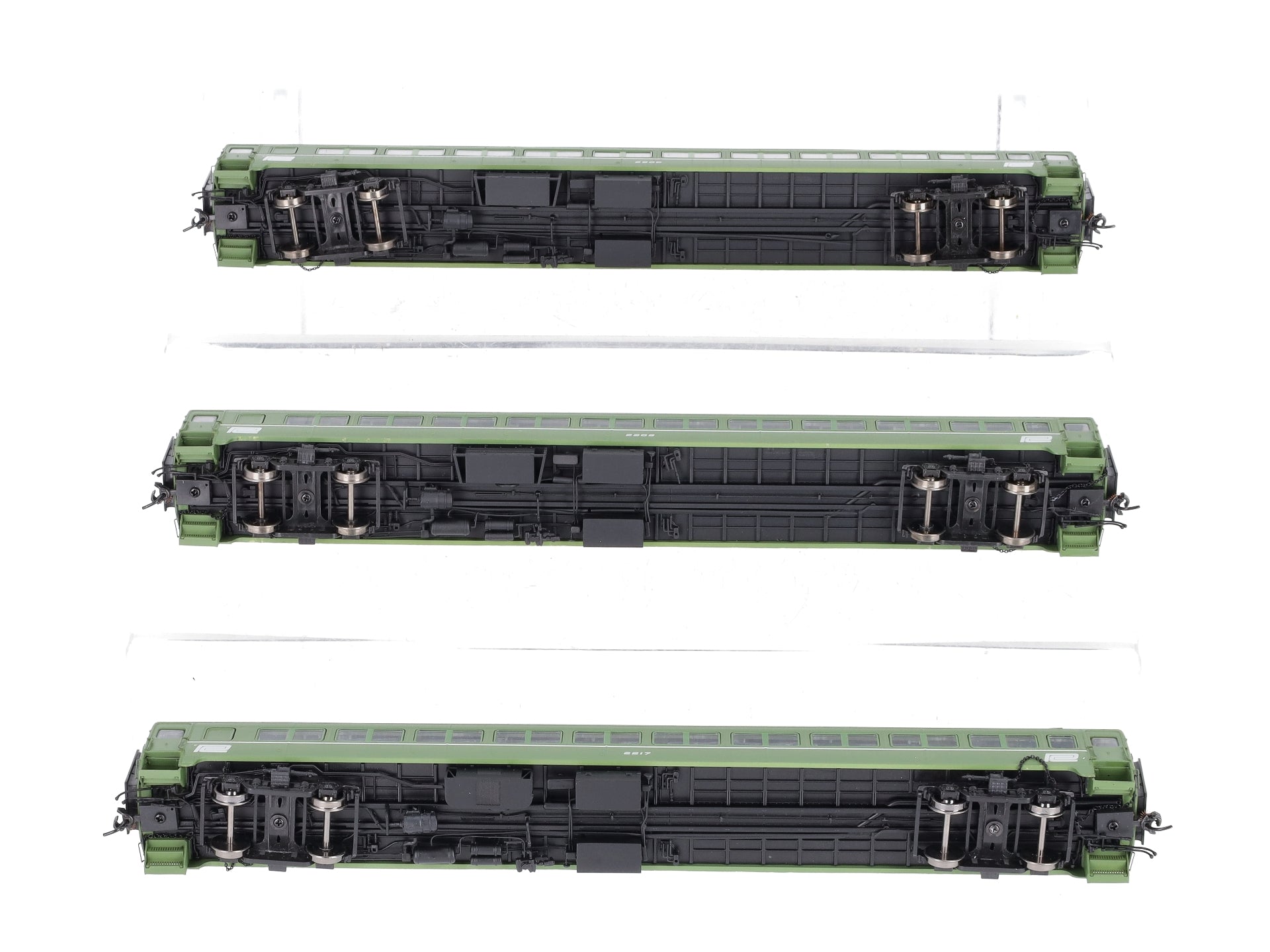 Rapido Trains 109072 HO Penn Central Lightweight 10-Window Coach (3)