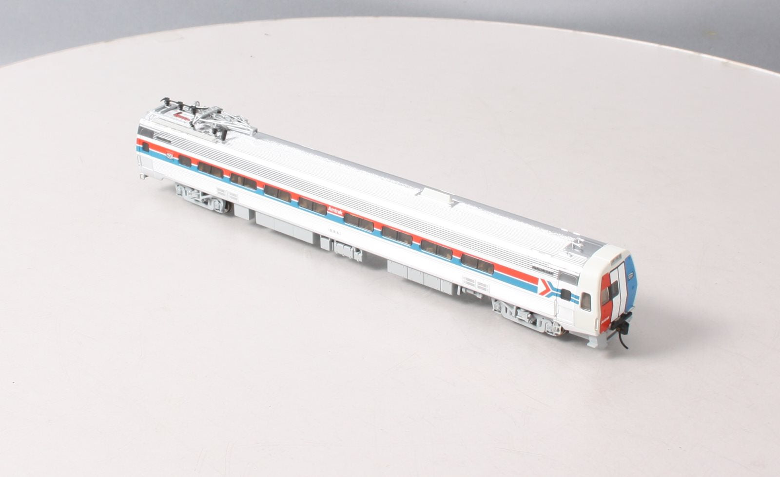 Walthers 920-13820 HO Amtrak Budd Metroliner Electric Multiple Unit #886