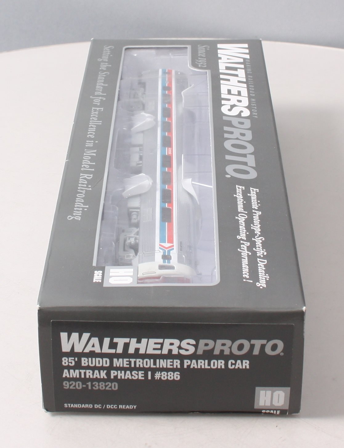 Walthers 920-13820 HO Amtrak Budd Metroliner Electric Multiple Unit #886