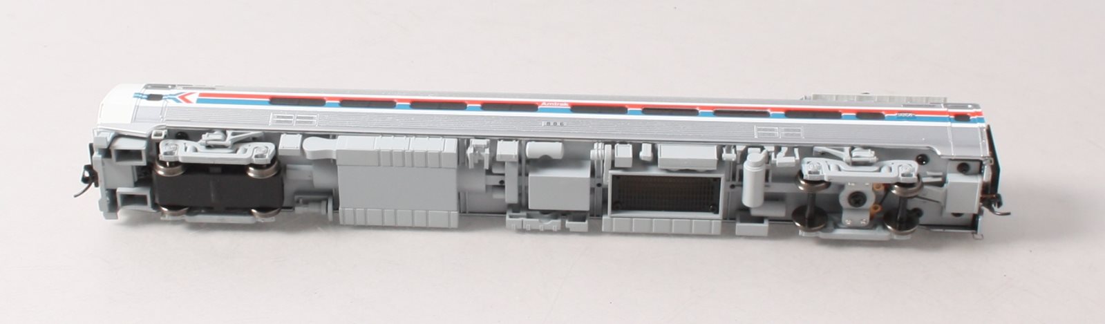 Walthers 920-13820 HO Amtrak Budd Metroliner Electric Multiple Unit #886