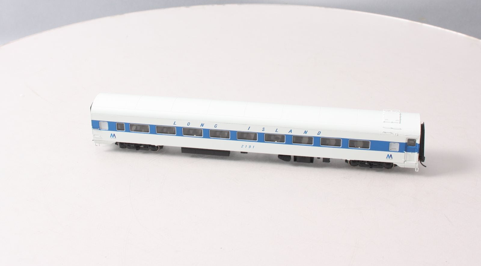 Rapido Trains 100352 HO Long Island CC&F Lightweight Coach #2191