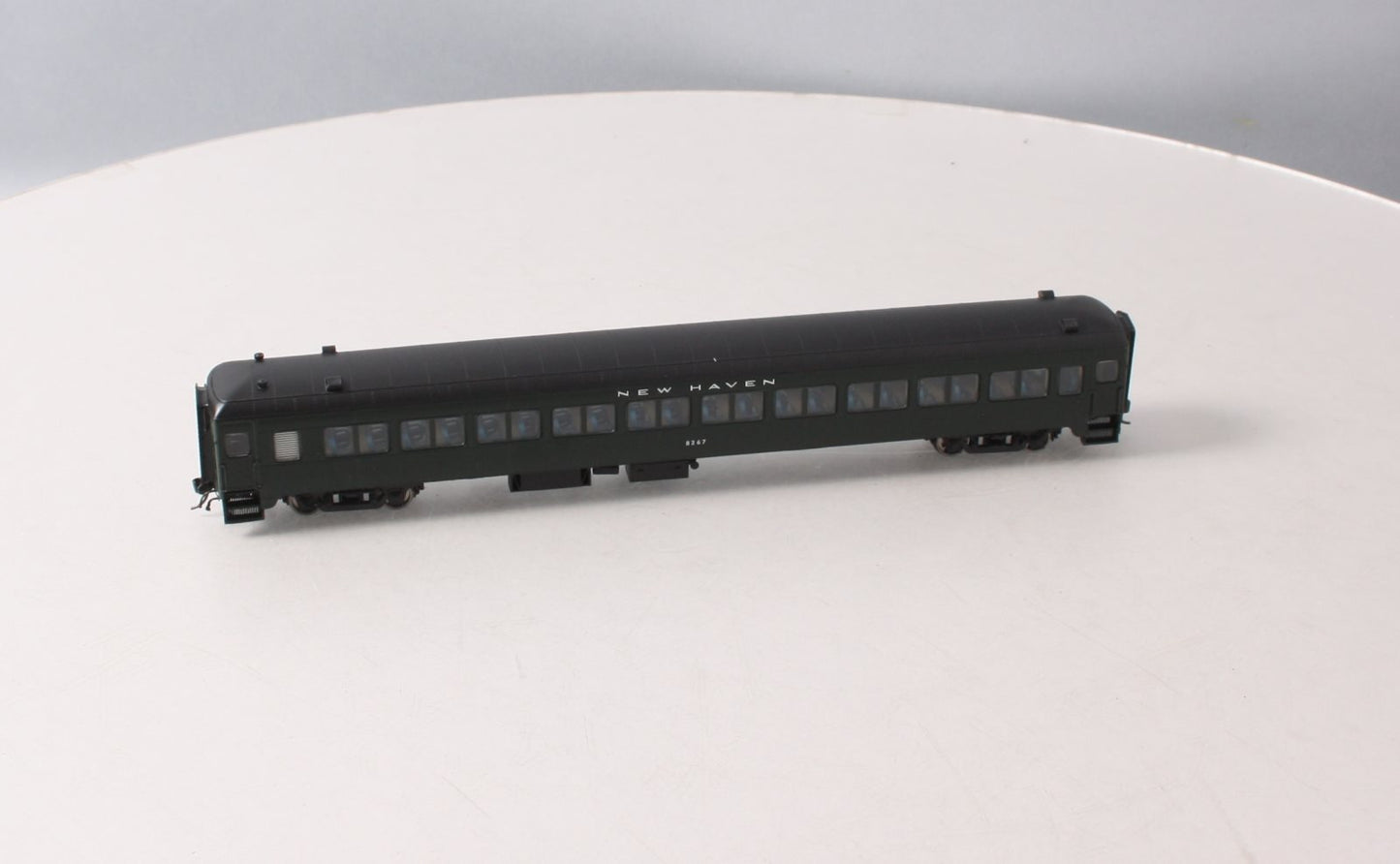 Rapido Trains 109128 HO New Haven 10-Window Coach, No Skirt #8267