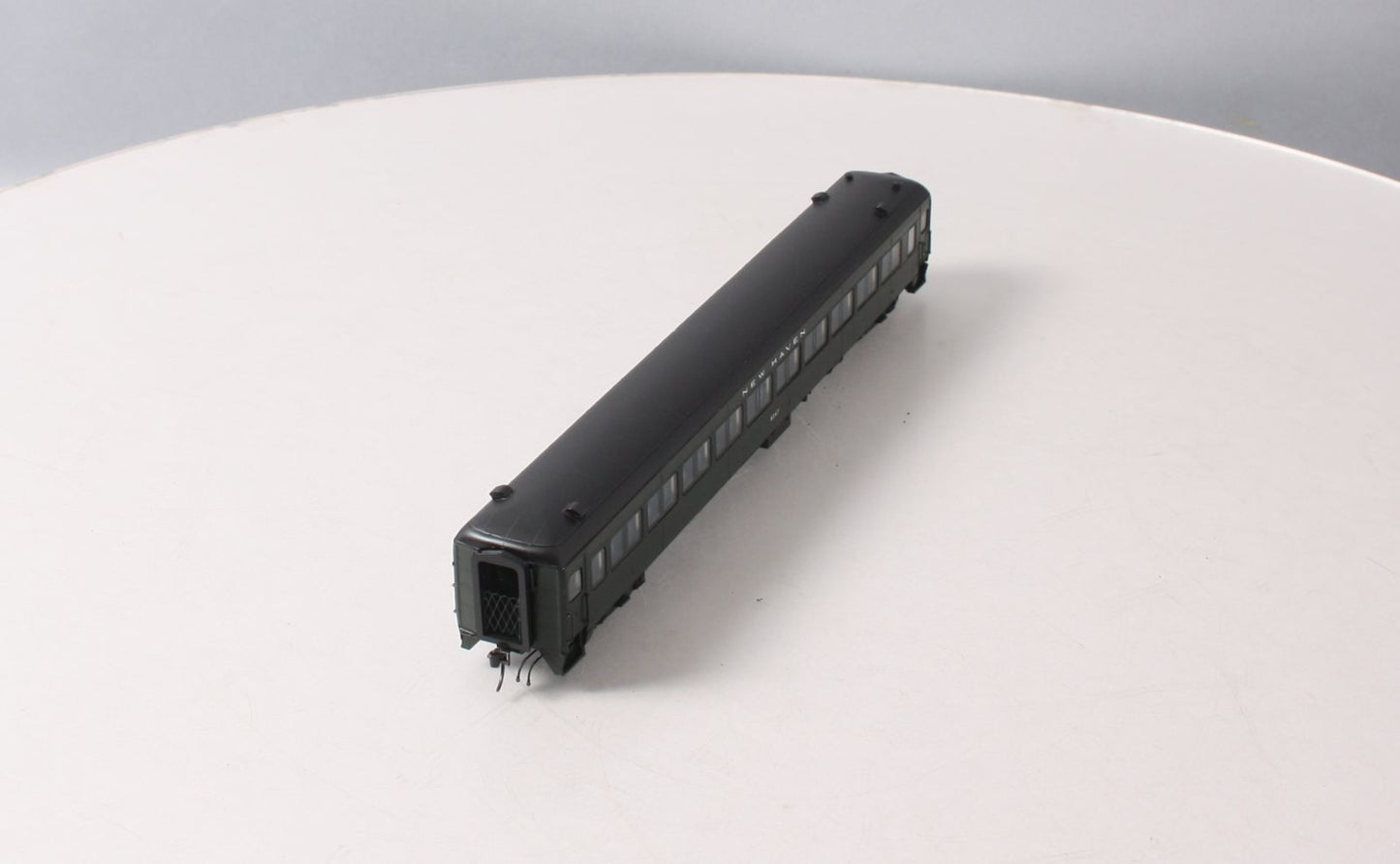 Rapido Trains 109128 HO New Haven 10-Window Coach, No Skirt #8267