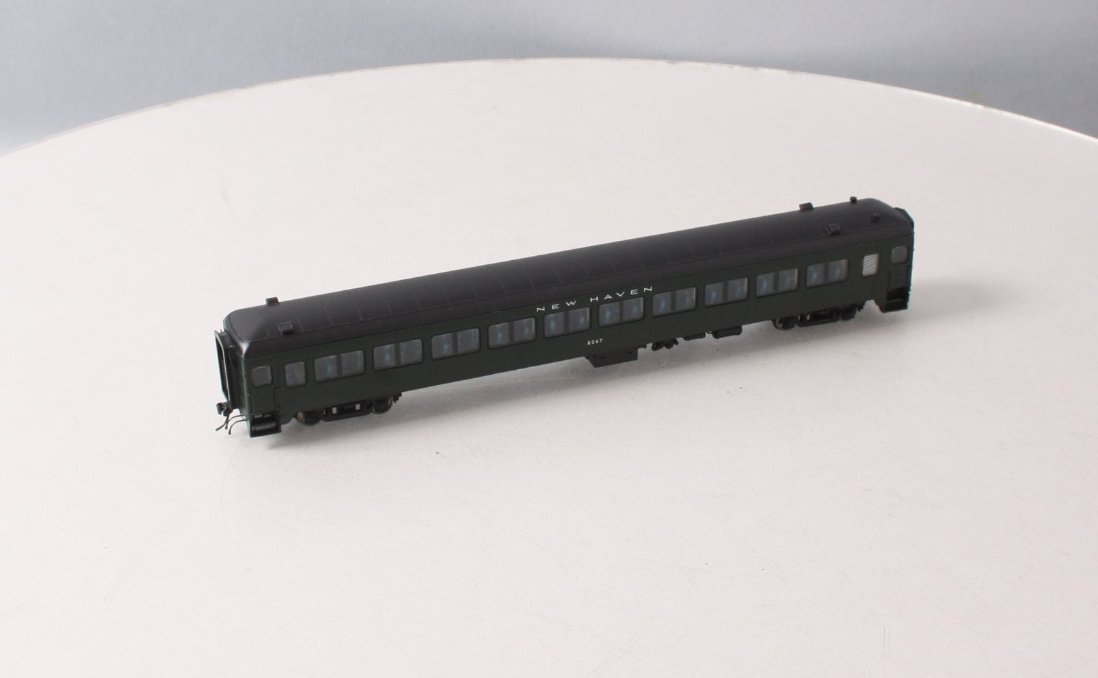 Rapido Trains 109128 HO New Haven 10-Window Coach, No Skirt #8267