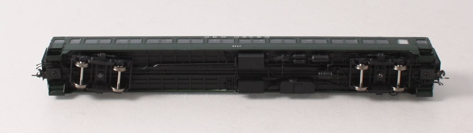 Rapido Trains 109128 HO New Haven 10-Window Coach, No Skirt #8267