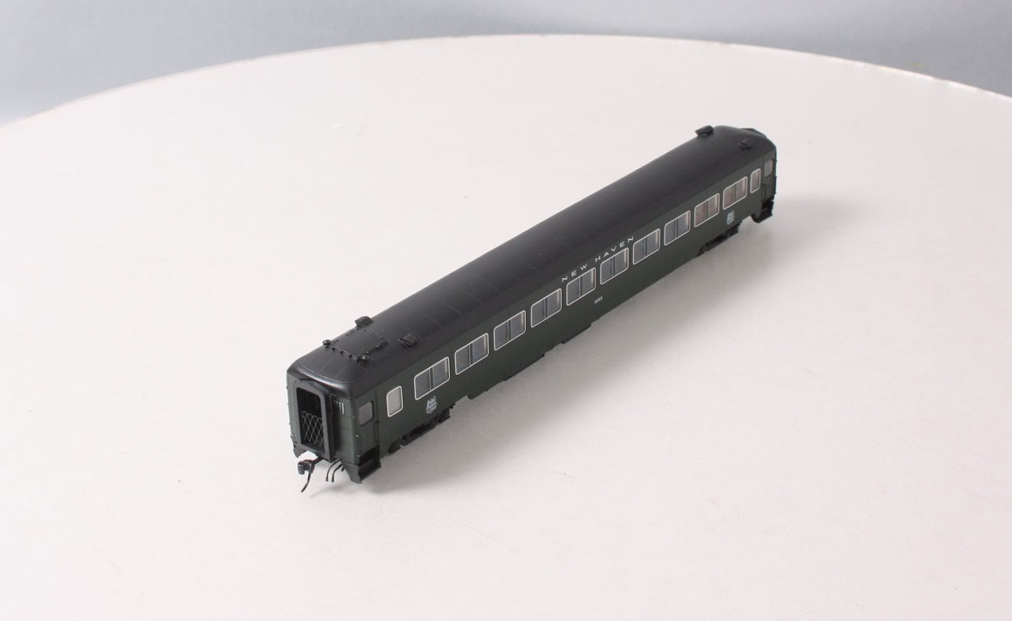 Rapido Trains 109122 HO New Haven 10-Window Coach #8254