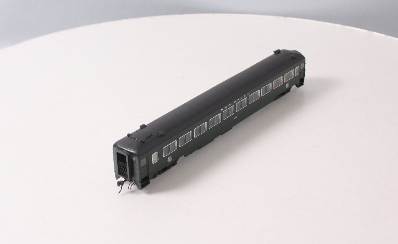 Rapido Trains 109122 HO New Haven 10-Window Coach #8254