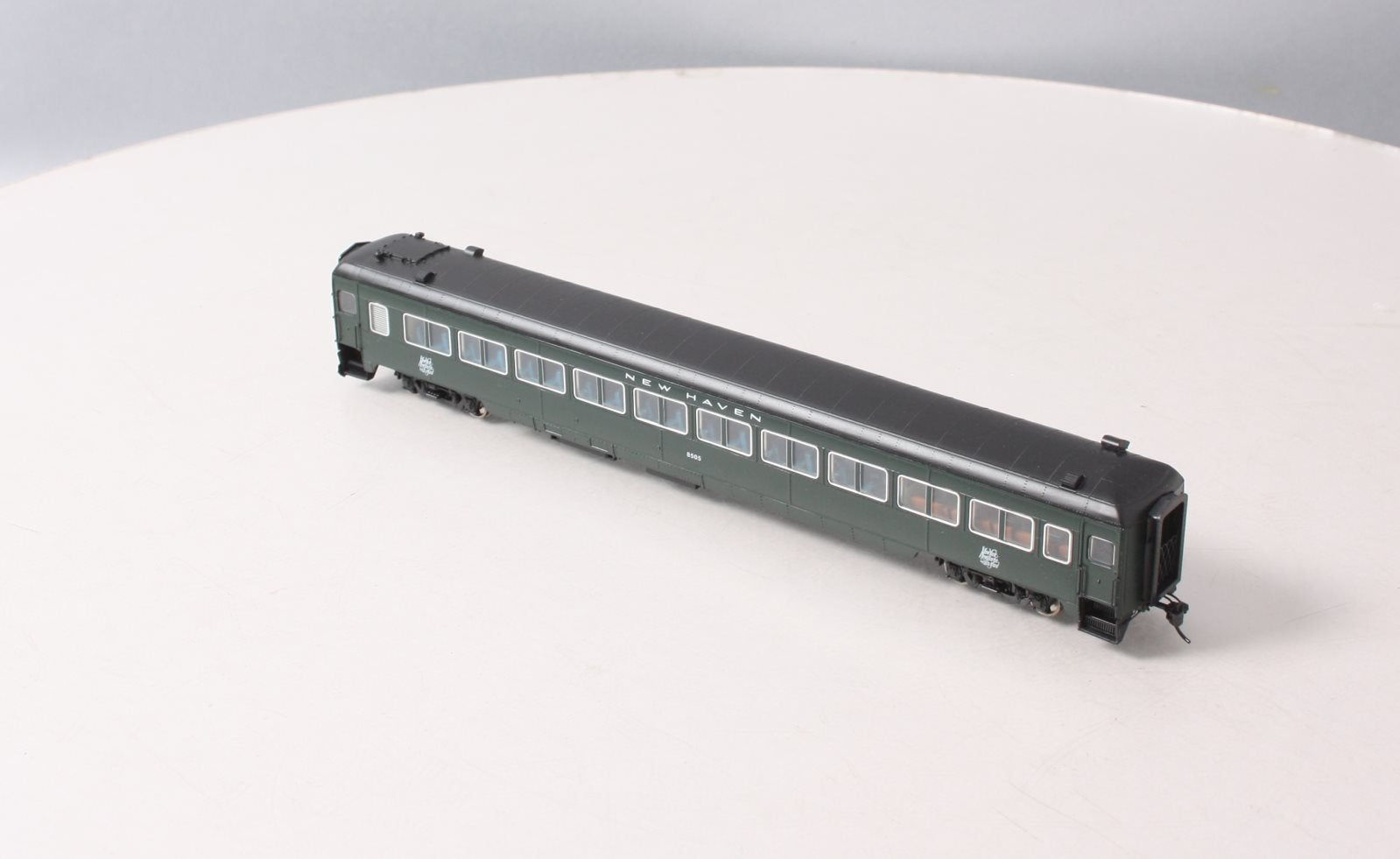 Rapido Trains 109122 HO New Haven 10-Window Coach #8254
