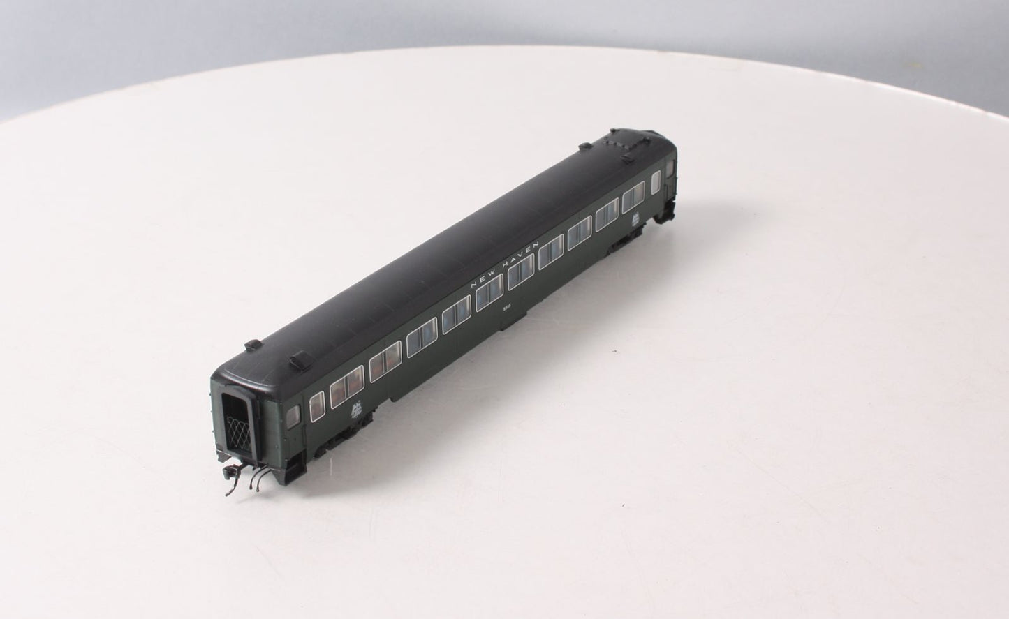 Rapido Trains 109122 HO New Haven 10-Window Coach #8254