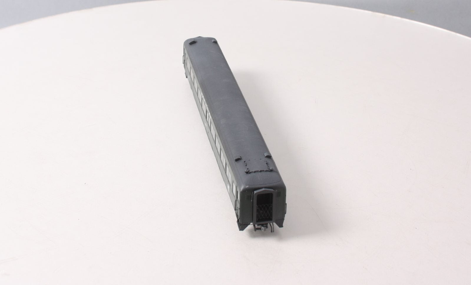 Rapido Trains 109106 HO New Haven 10-Window Smoker Coach #8503