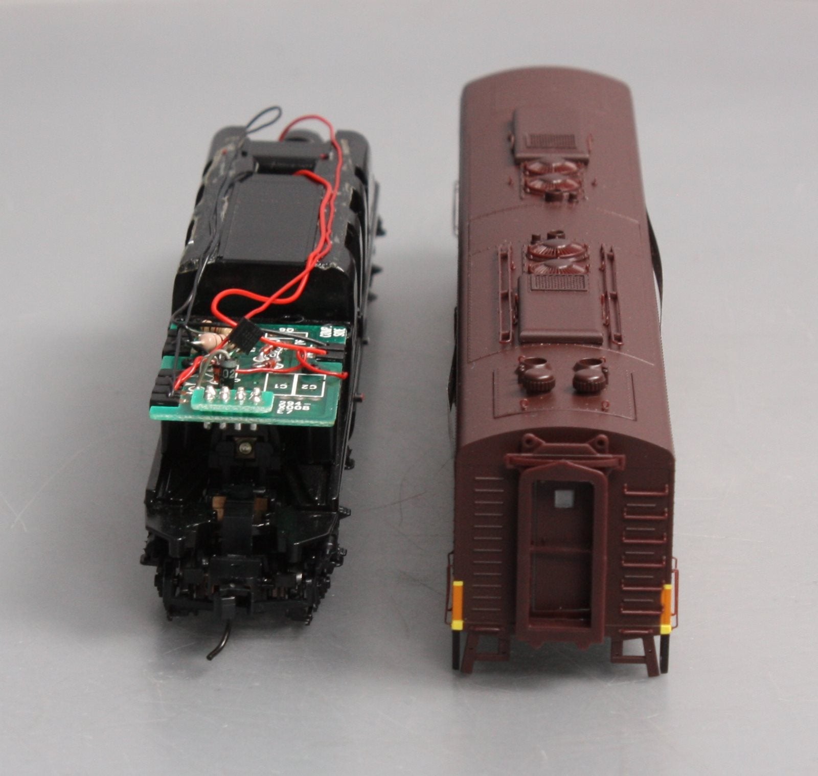 Proto 2000 30799 HO Scale Illinois Central E8/9 Diesel Locomotive