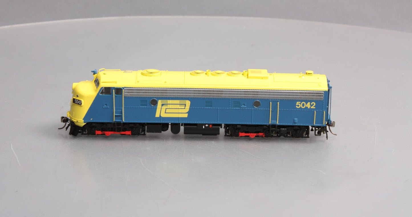Rapido Trains 14537 HO Penn Central EMD FL9 with LokSound & DCC #5042