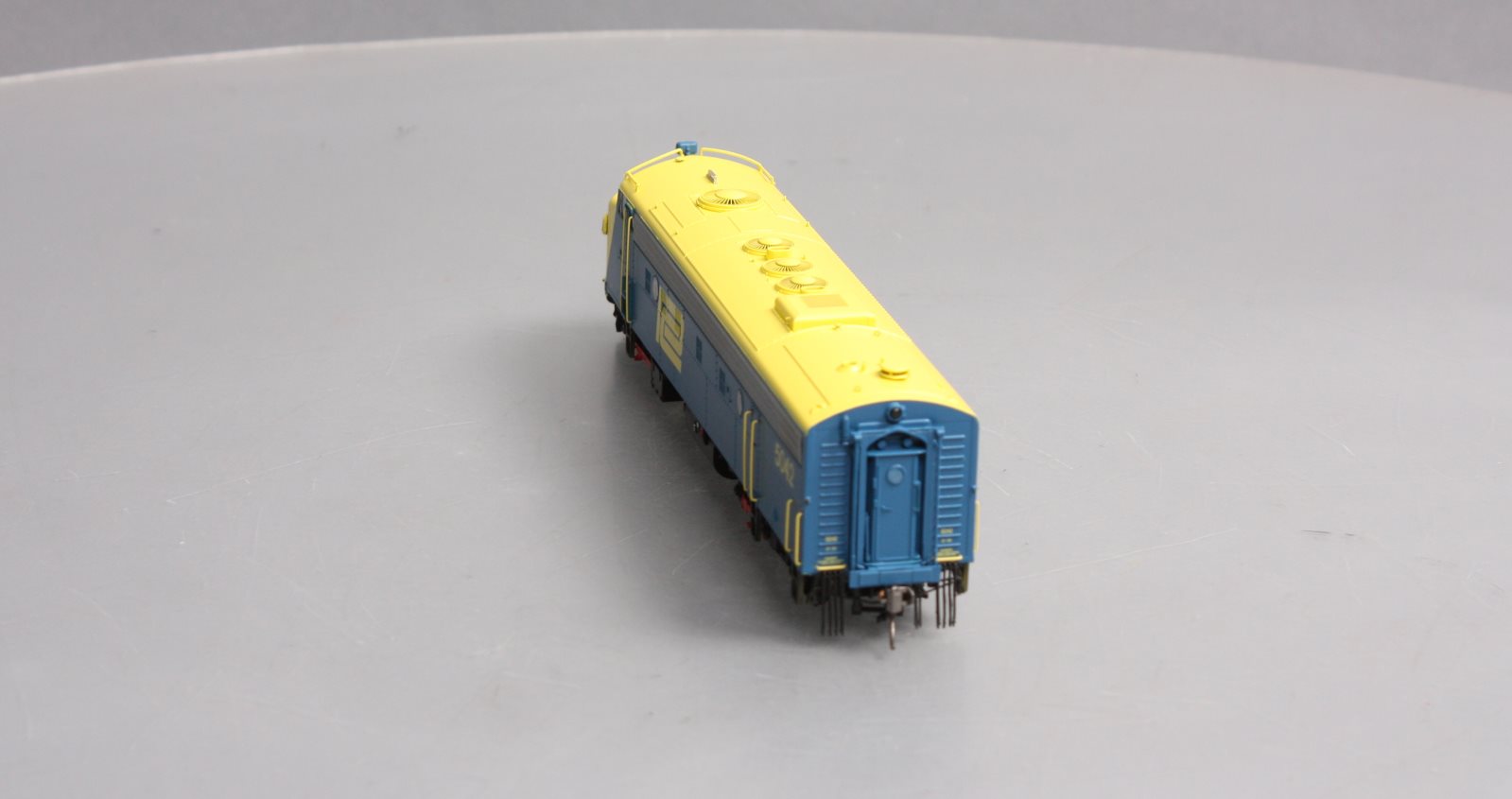 Rapido Trains 14537 HO Penn Central EMD FL9 with LokSound & DCC #5042