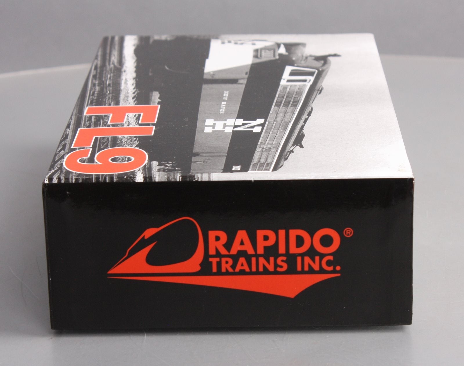Rapido Trains 14537 HO Penn Central EMD FL9 with LokSound & DCC