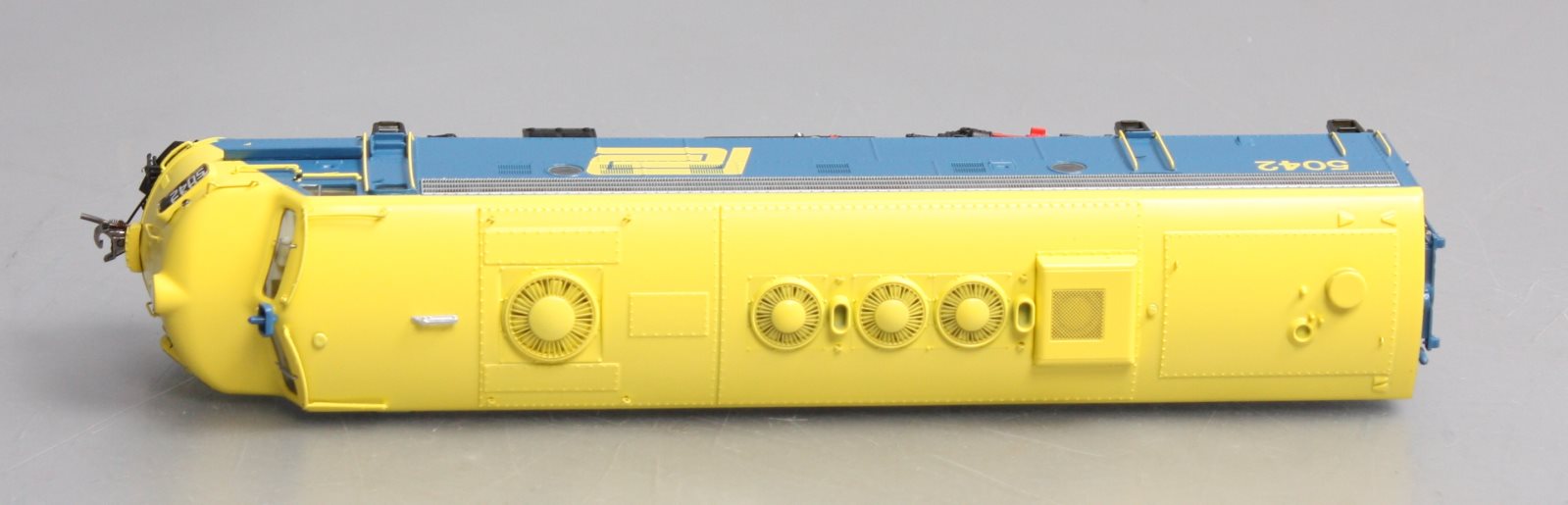 Rapido Trains 14537 HO Penn Central EMD FL9 with LokSound & DCC #5042