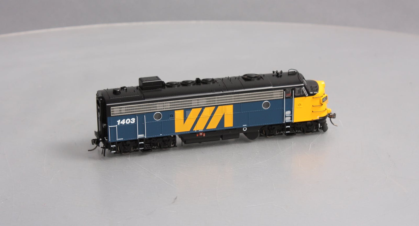 Rapido Trains 222035 HO VIA Rail Canada GMD FP7 Diesel Loco Standard DC #1403