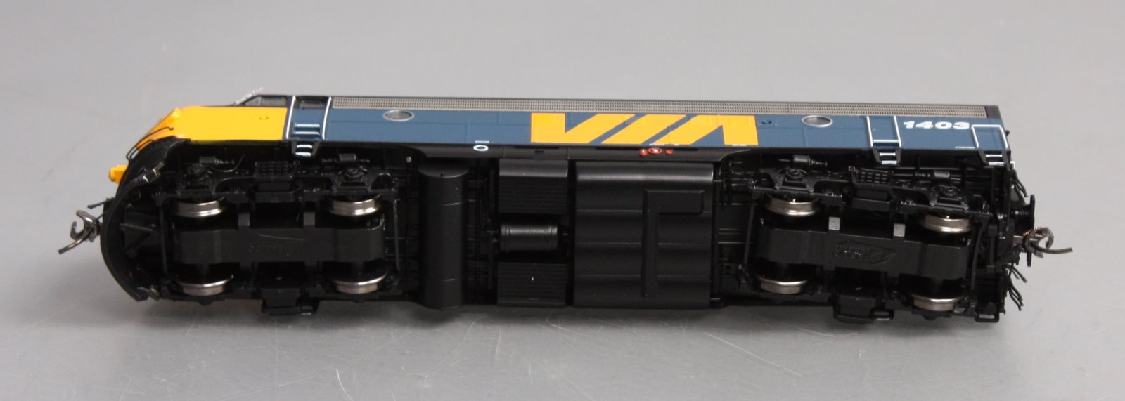 Rapido Trains 222035 HO VIA Rail Canada GMD FP7 Diesel Loco Standard DC #1403