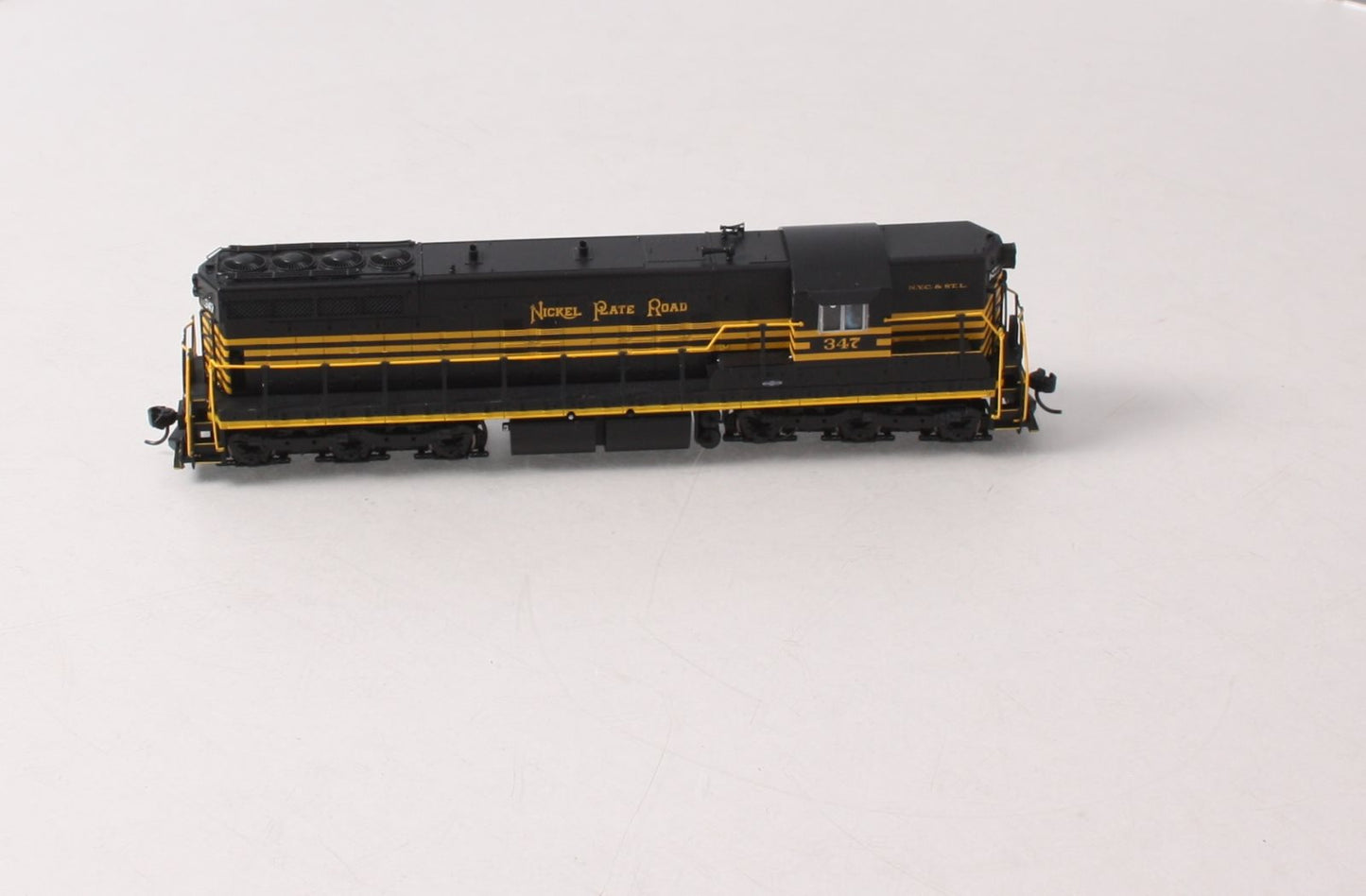 Walthers 920-48631 HO Nickel Plate Road EMD SD9 Diesel Loco Standard DC #347