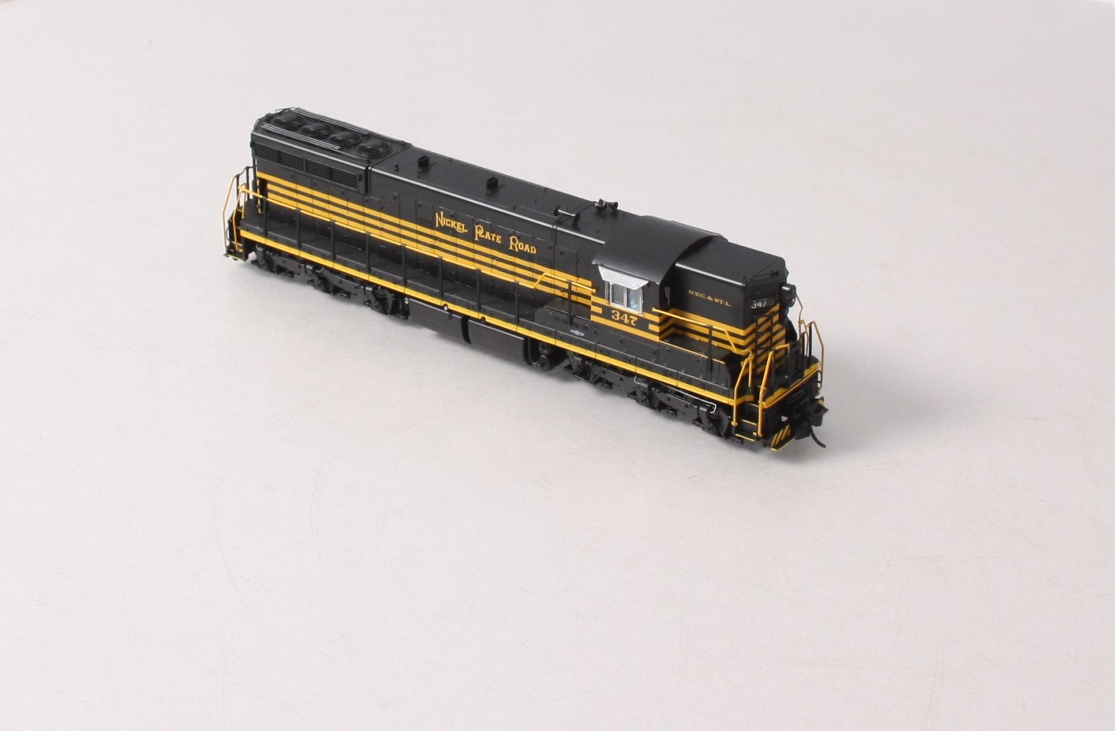 Walthers 920-48631 HO Nickel Plate Road EMD SD9 Diesel Loco Standard DC #347