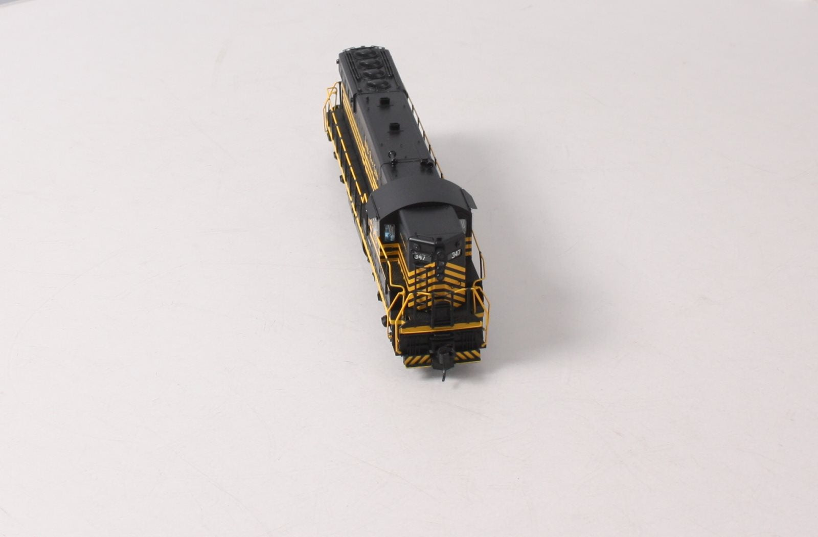 Walthers 920-48631 HO Nickel Plate Road EMD SD9 Diesel Loco Standard DC #347