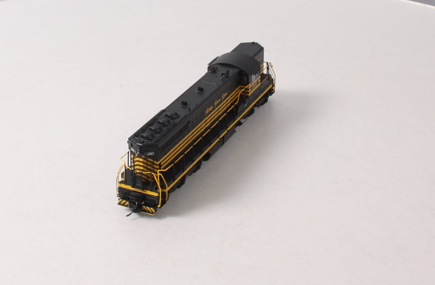 Walthers 920-48631 HO Nickel Plate Road EMD SD9 Diesel Loco Standard DC #347