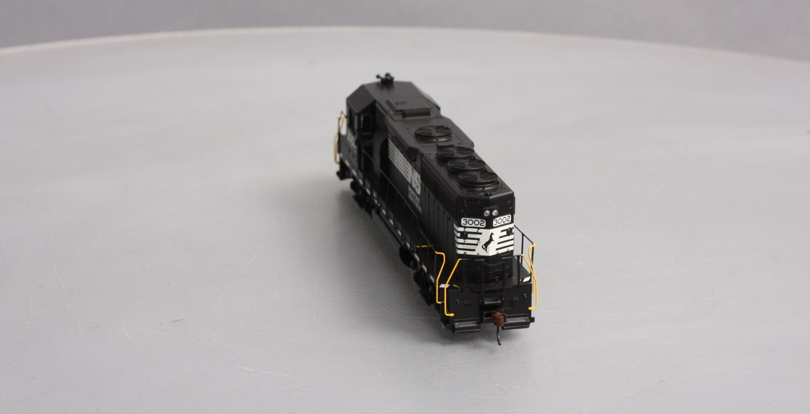 Athearn 89745 HO Norfolk Southern EMD GP40-2 Powered Diesel Locomotive #3002