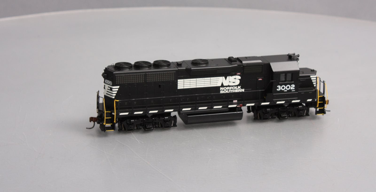 Athearn 89745 HO Norfolk Southern EMD GP40-2 Powered Diesel Locomotive #3002