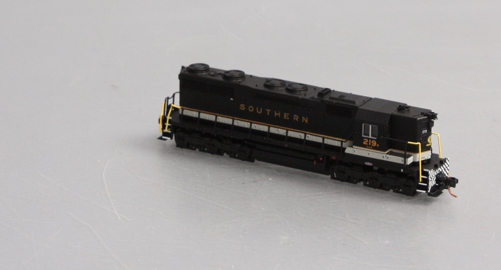 Atlas 40002115 N Southern Railway EMD SD35 High Nose Diesel Engine #219