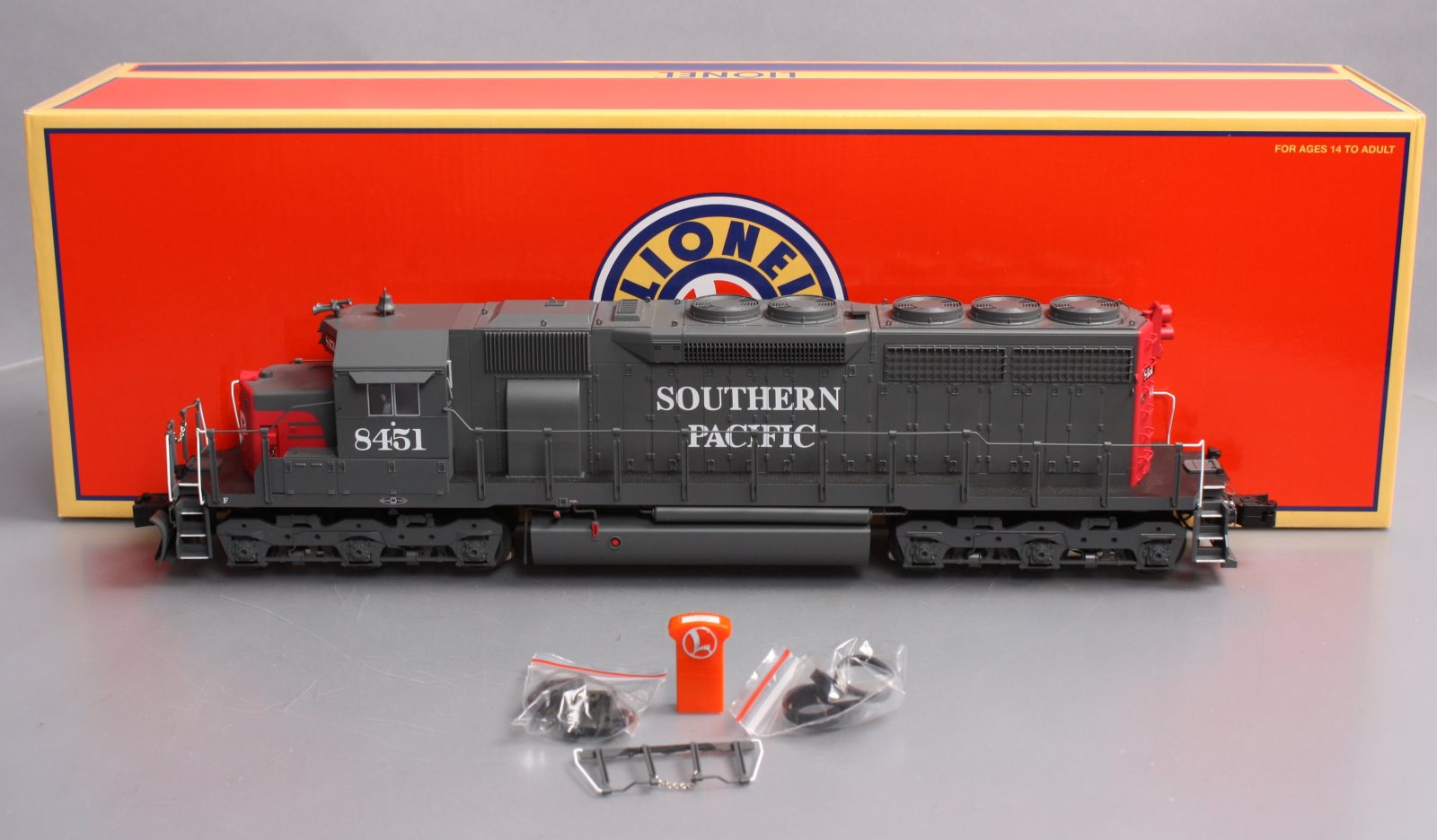 Lionel 6-82286 BTO Southern Pacific 'Daylight' Legacy SD40 Diesel Loco #8451
