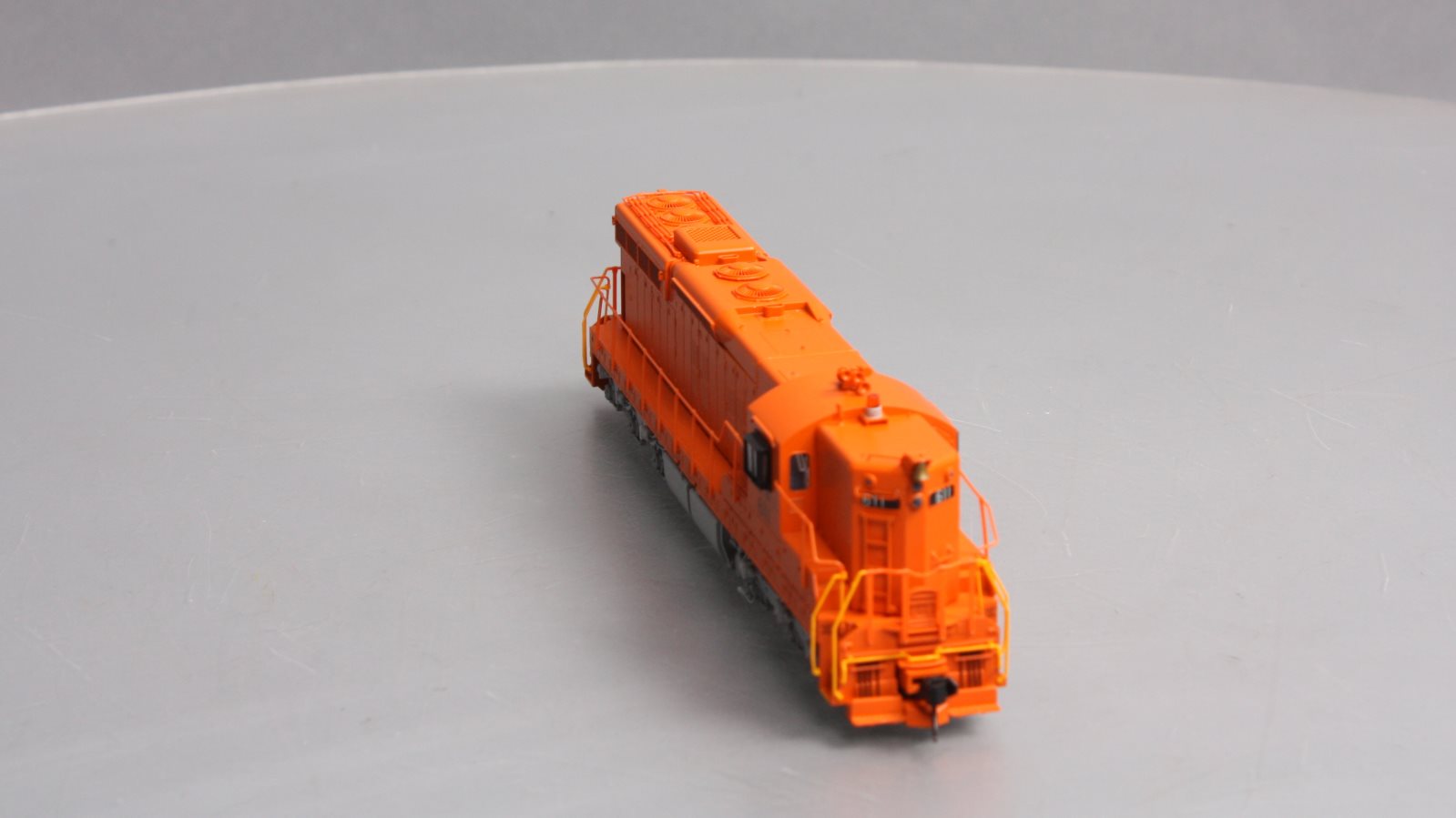 Walthers 920-41628 HO Elgin, Joilet & Eastern EMD SD9 Diesel Locomotive #611