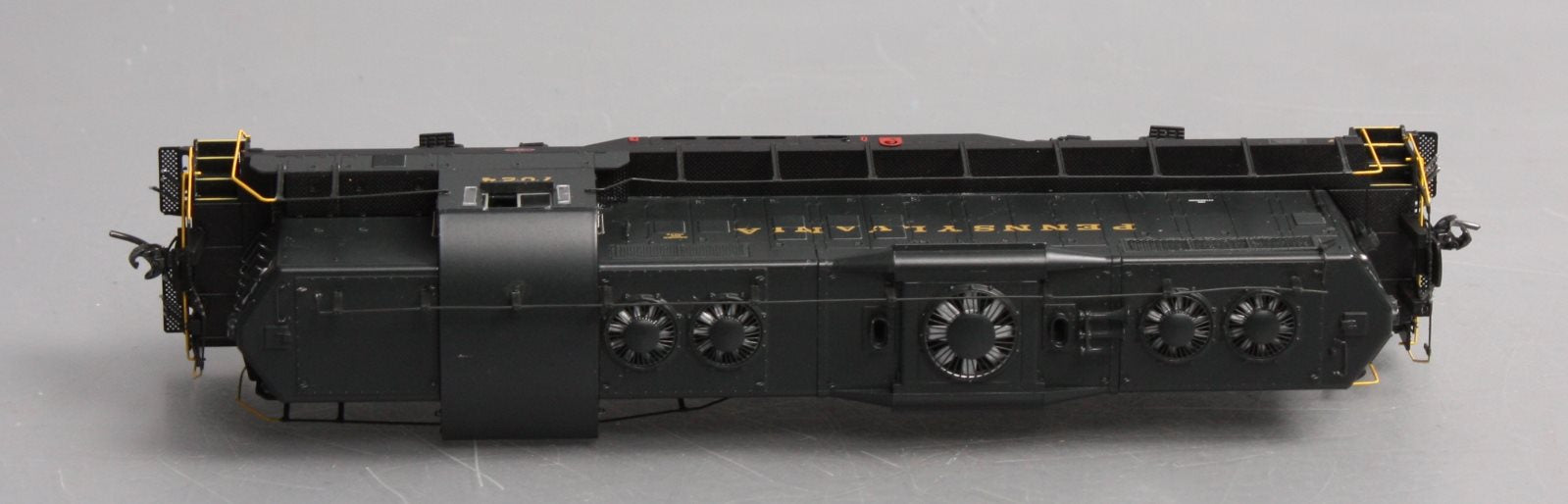 Athearn G64100 HO Pennsylvania GP9 Diesel locomotive #7024